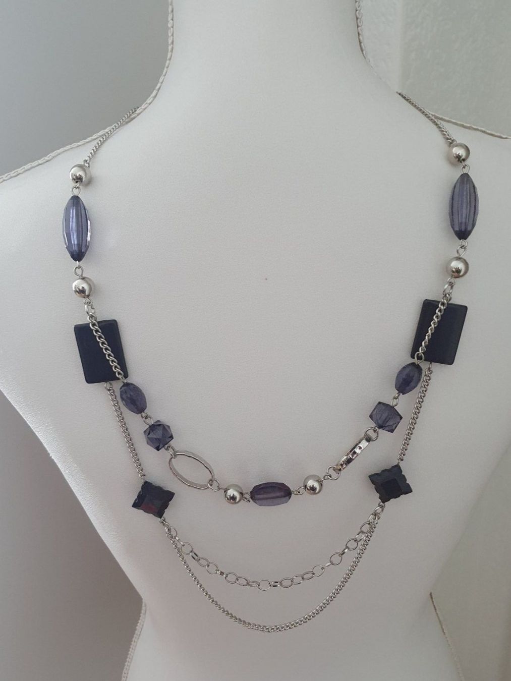 Colliers: Elegante Kette Silber & Violett – 43 cm mit Karabiner – D'occasion à Abtwil AG par MaVo.0710