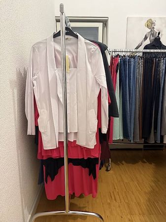 Neue Damen Kleider  XL/XXL Komplett Verkauf
