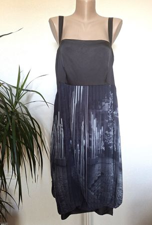 Magnifique Robe Satinée MAIS IL EST OÙ LE SOLEIL ? – Gr.42