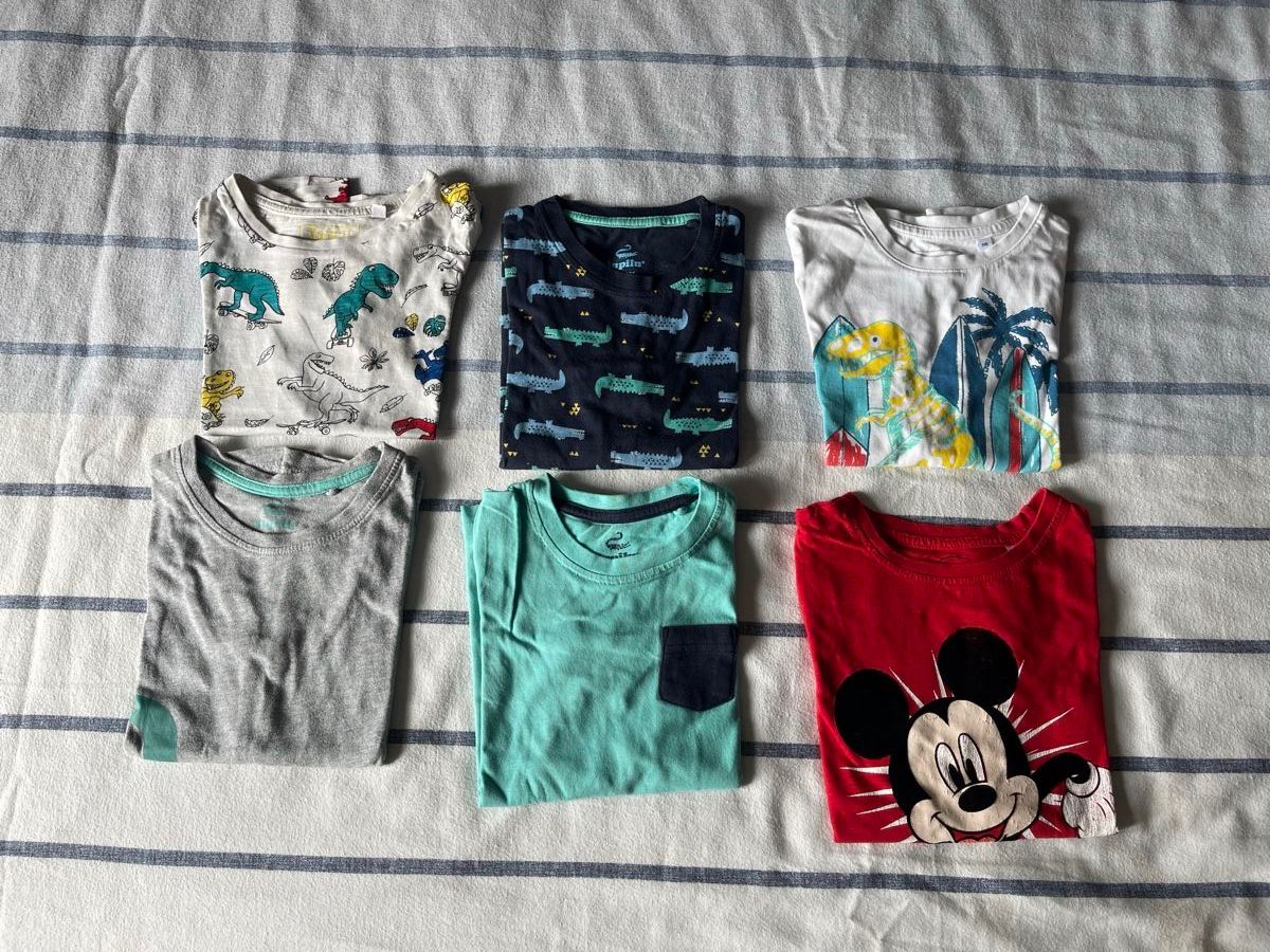 Lotti & Set di vestiti: T-shirts 110 et 116 – Usato da Renens VD venduto da fra_2rxn 1