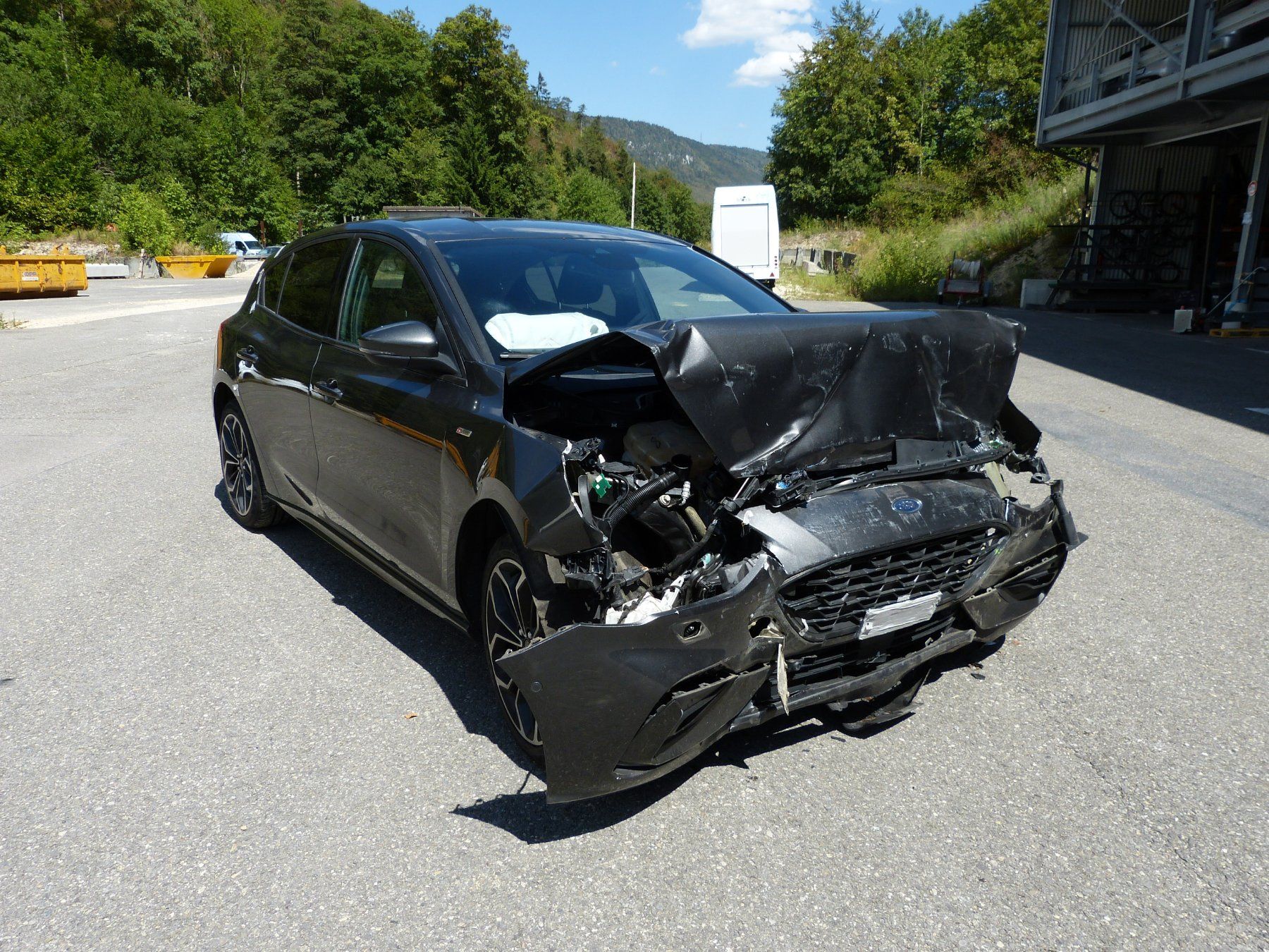 Ford Automobili: Ford Focus 1.5 SCTi Unfallfahrzeug – Difettoso da Vauffelin venduto da DTC-pSi 1