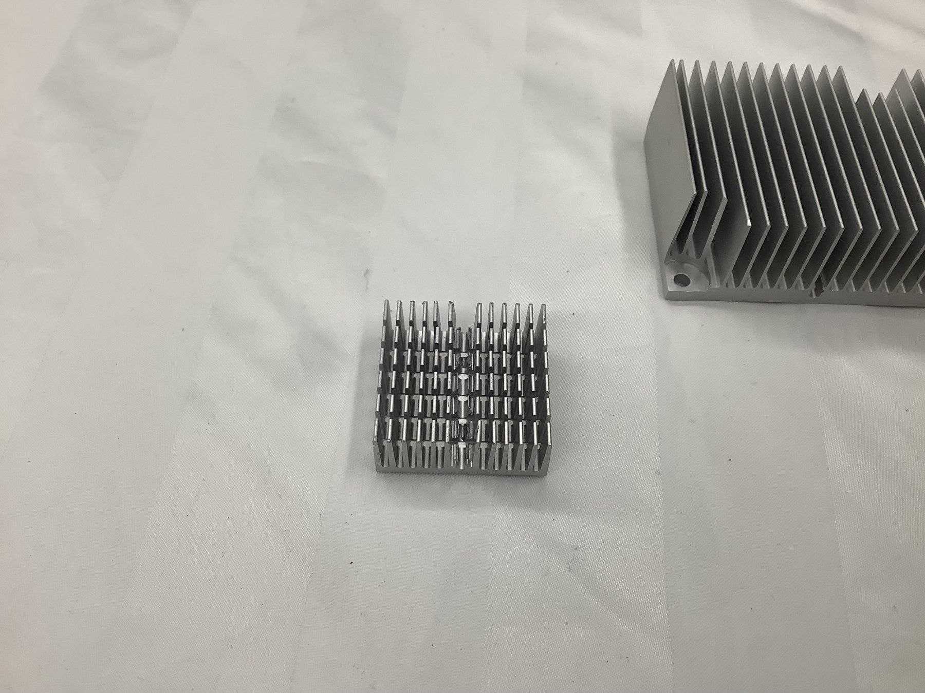 Componenti elettronici: KÜHLKÖRPER ALUMINIUM – Usato da Glarus venduto da Mdelphi 5