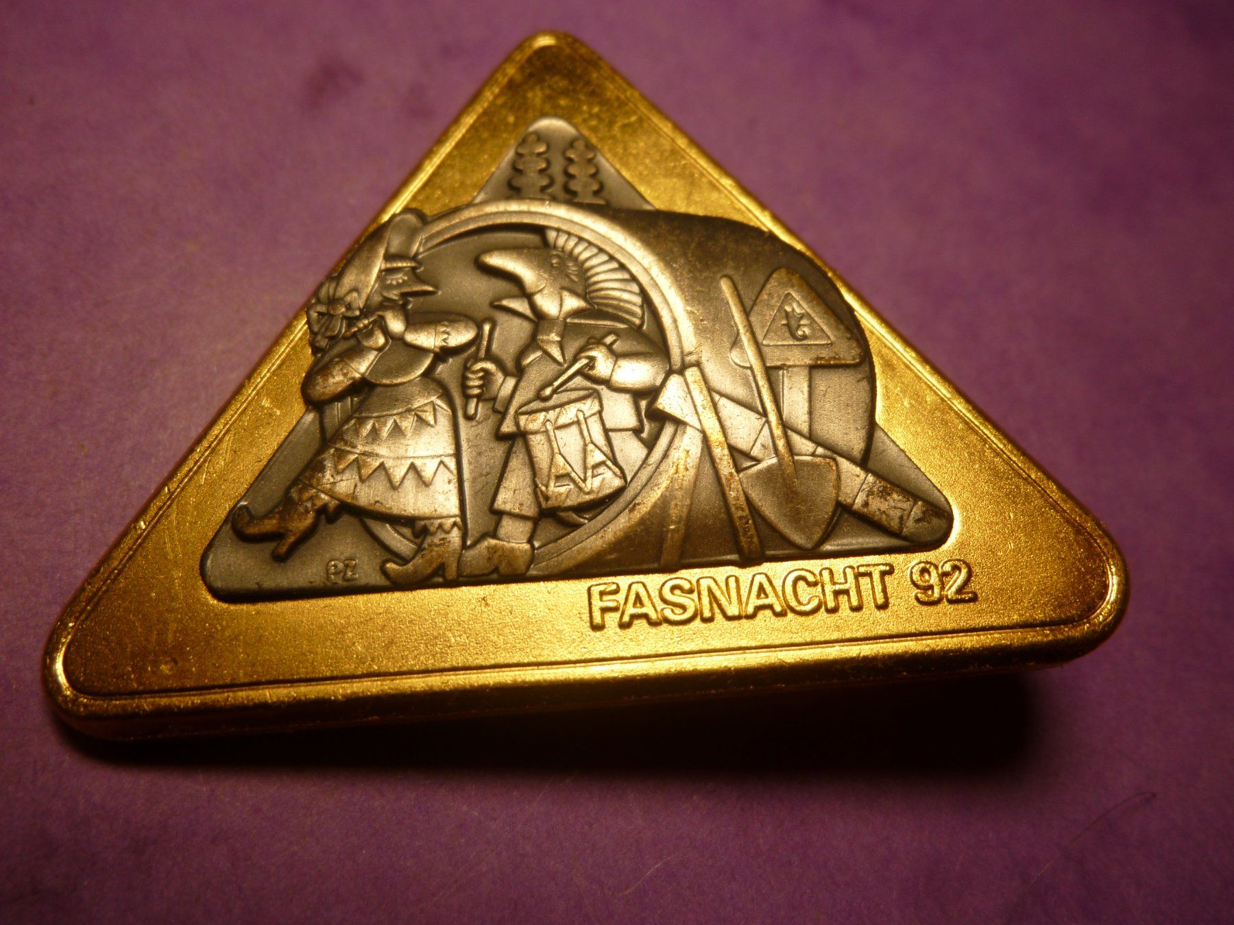 Placchette & Badge: BASEL 1992 GOLD – Usato da Ried (Muotathal) venduto da Mandarin02