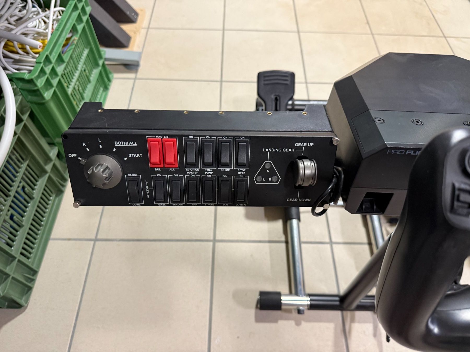 Saitek Controller: Saitek Pro Flight Yoke System avec support – Usato da Studen (BE) venduto da lagunablu19 1