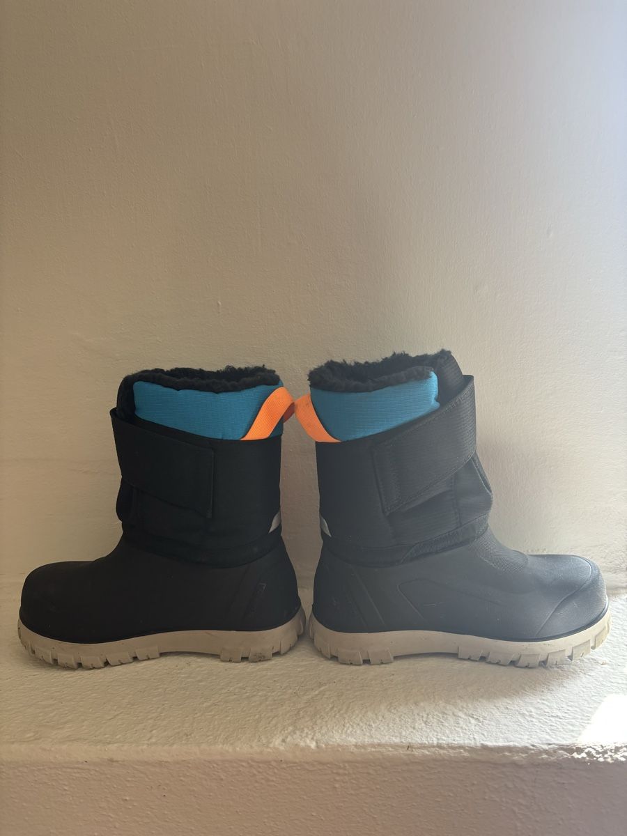 Decathlon Scarpe per ragazzi: Winterstiefel - Grösse 30 – Usato da Schaffhausen venduto da ValerieBelden