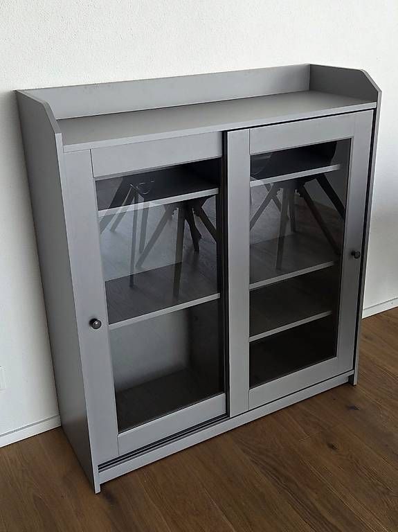 Vetrine: IKEA HAUGA Vitrine / grau / 105x116x36 cm – Usato da Zollikofen venduto da wiktor_krz