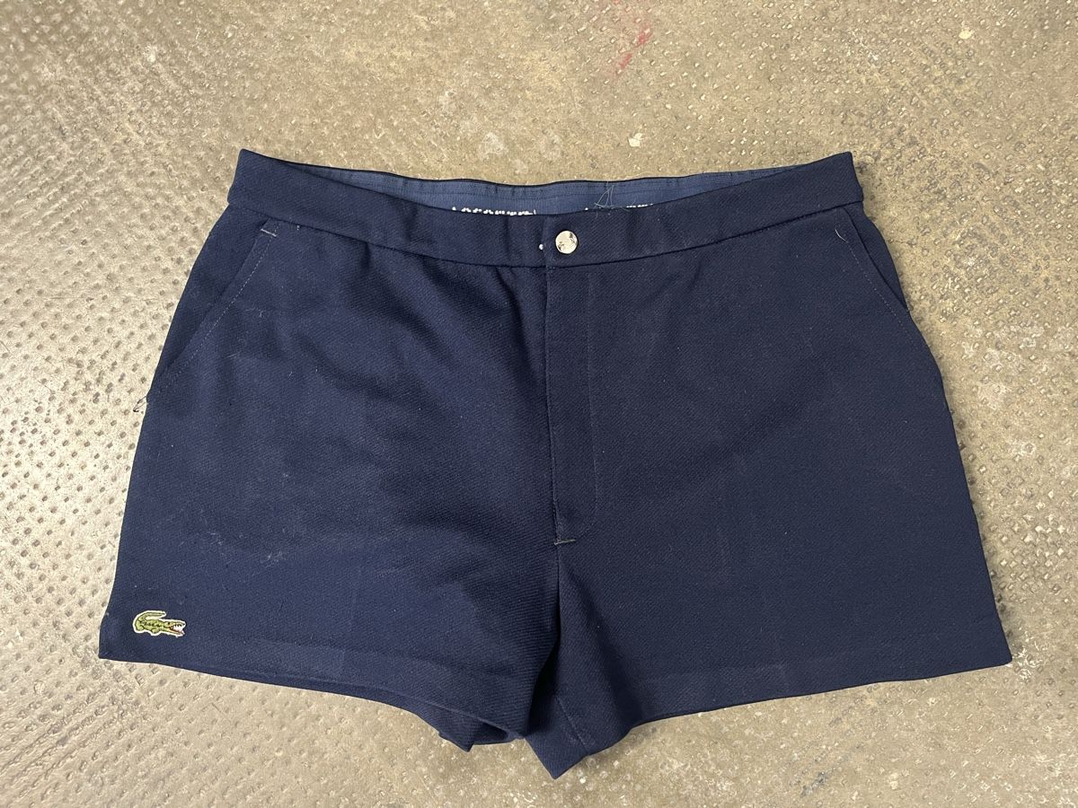 Lacoste Pantaloni: Vintage Lacoste Shorts - Size 5  – Usato da Lausanne venduto da Danash