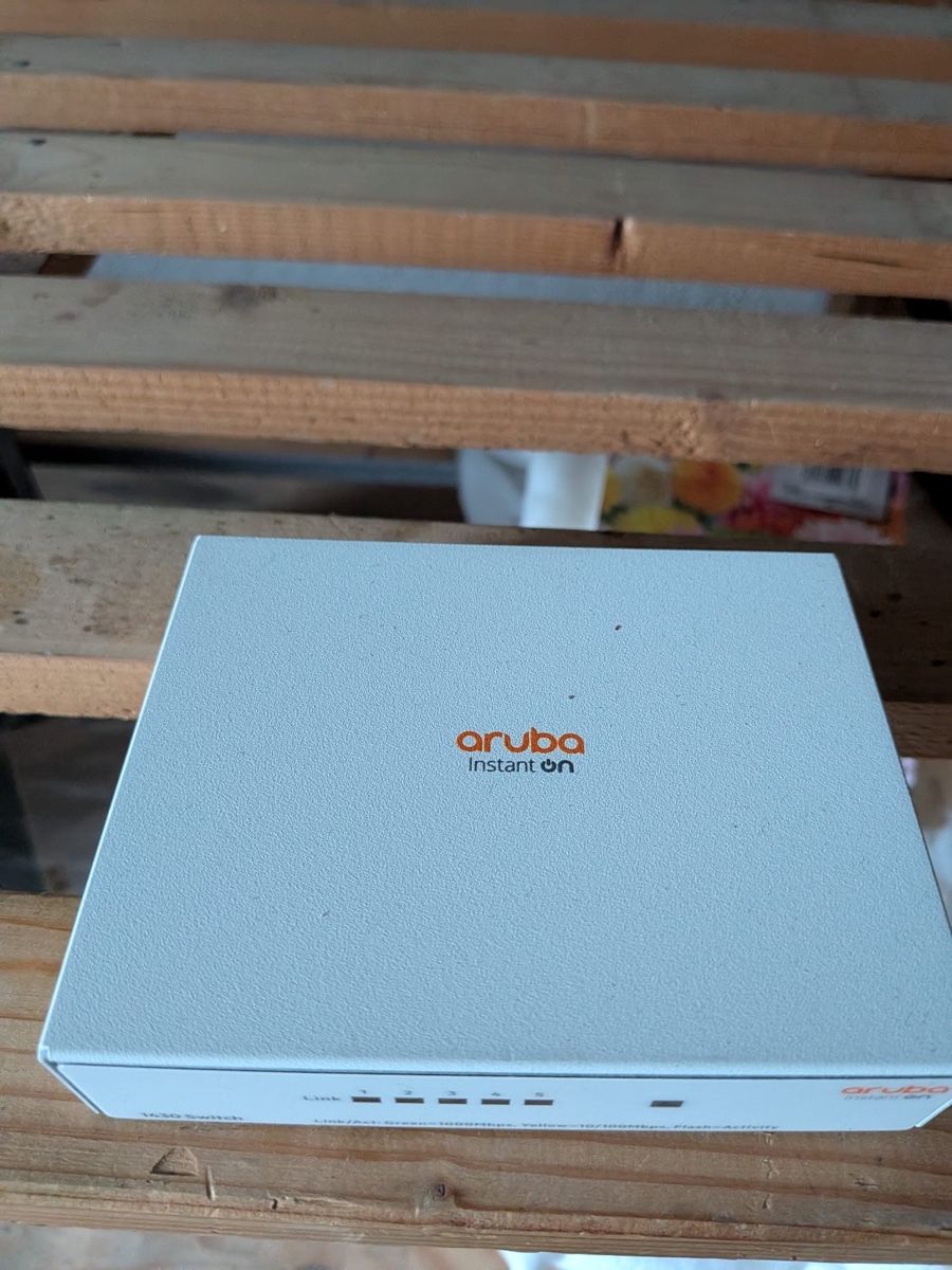 Aruba WiFi: Aruba Instant On 1430 Switch – Usato da Vaduz venduto da alina_hasler 1