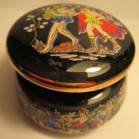 SCHÖNE GRIECHISCHE DOSE,------5 CM x 4 CM,----UNIKAT