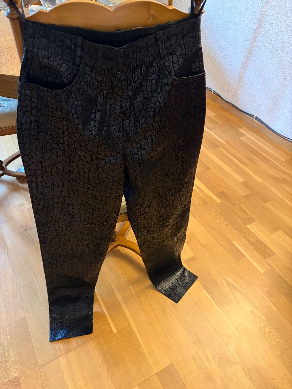 Pantalons: Special Pattern Leather Trousers – Neuf (Voir description) à Luzern par AM2nd 3
