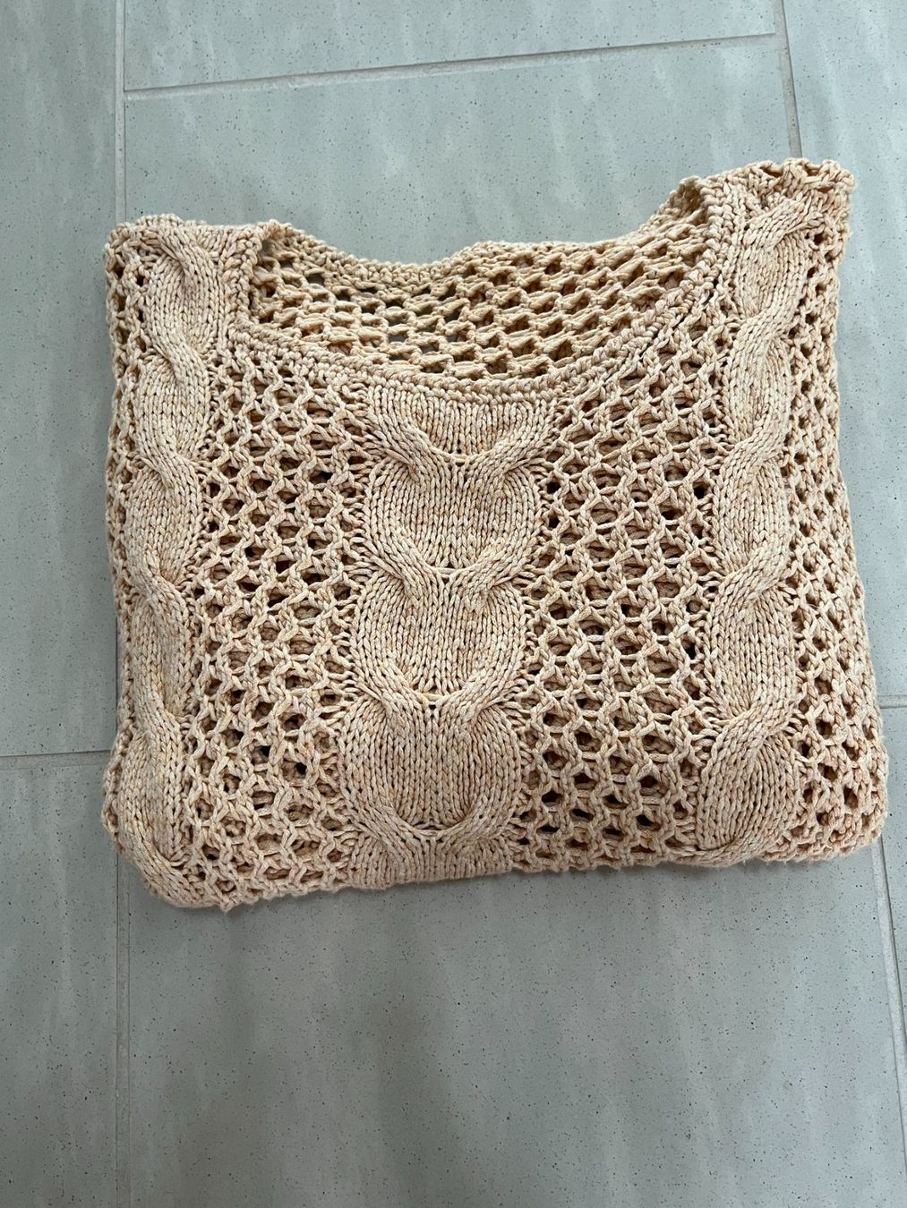 Maglioni & Felpe: Handgestrickter Frühlingspullover, lachsfarben. – Nuovo (secondo la descrizione) da Gundetswil venduto da Wu17 2