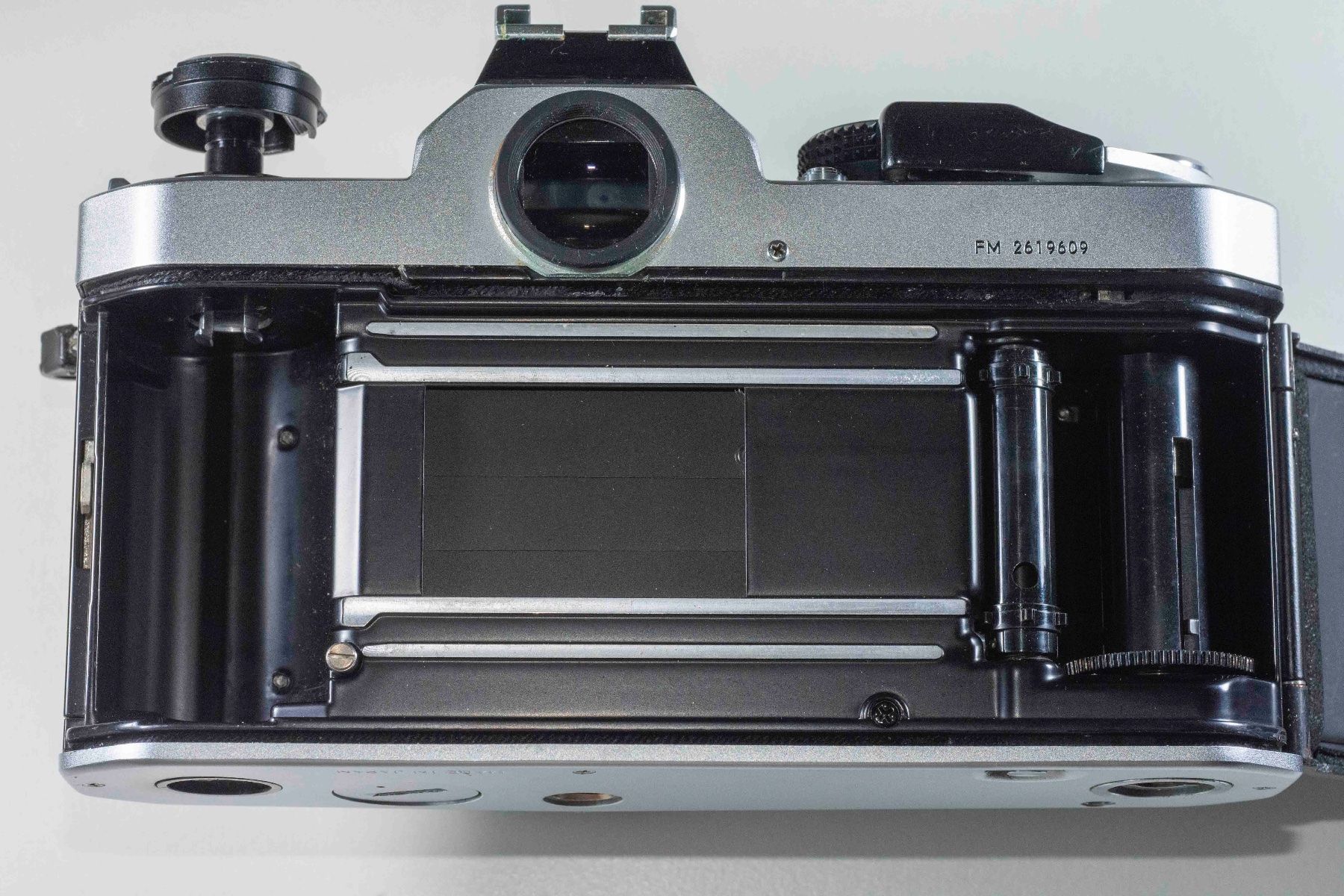 Nikon Fotocamera: Nikon FM – Usato da Schwerzenbach venduto da floridan 8