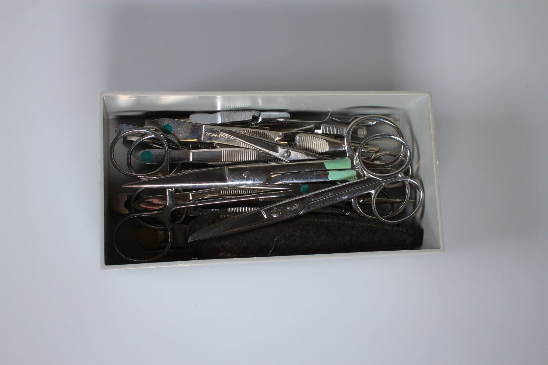 Attrezzature mediche: Grosses Konvolut medizinischer Instrumente – Usato da Basel venduto da IRMAundFRED 4