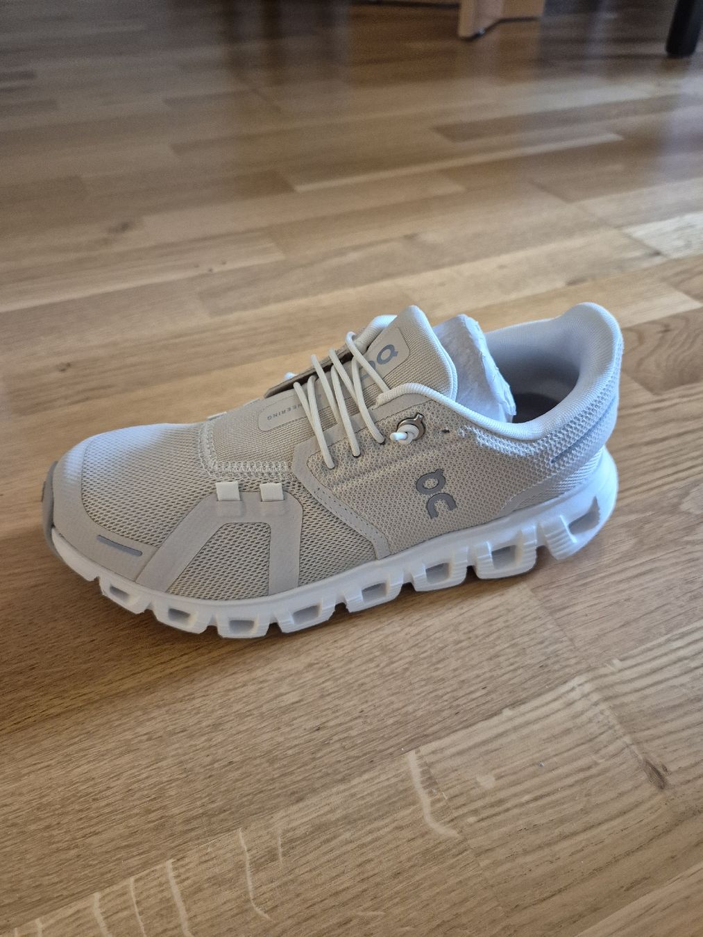 On Damenschuhe: On Cloud 6 Damenschuh Gr.37 – Neu und originalverpackt aus ruswil von stadi8 1