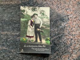 Ansichtskarte mit jungem Paar das Abschied nimmt,