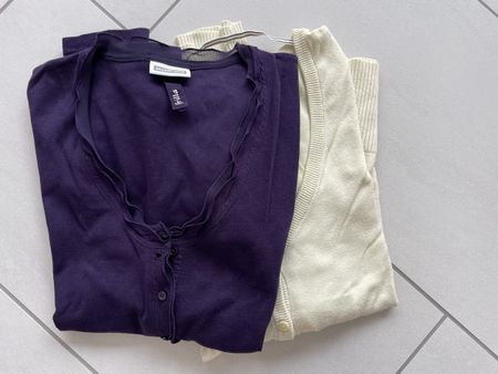 Zwei Strickjacken Gr L