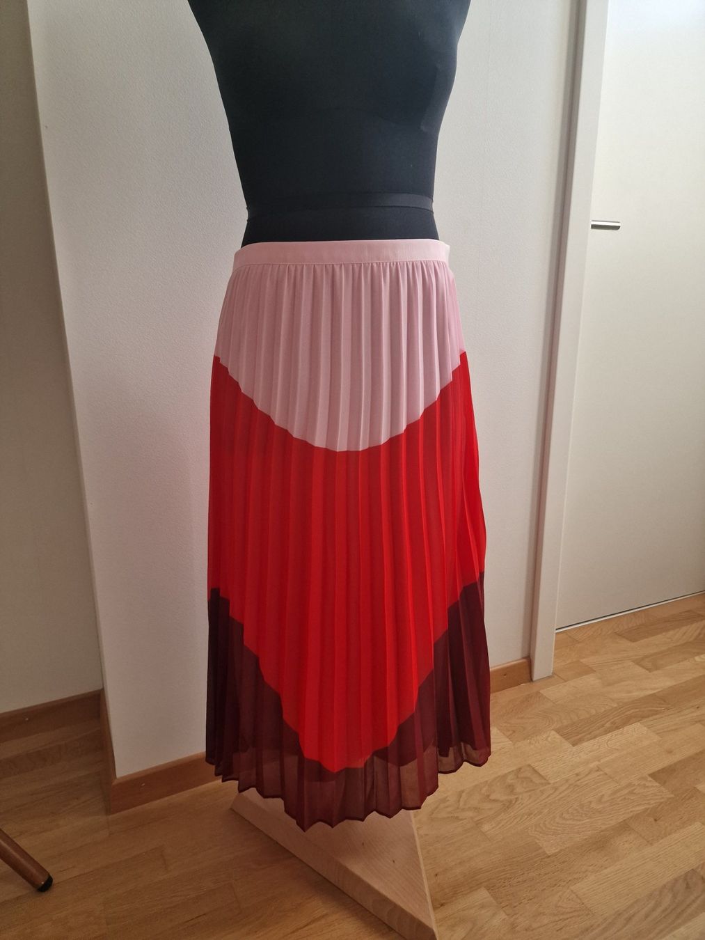 Tom Tailor Gonne: Tom Tailor Plissee Jupe – Usato da Zürich venduto da ale_bg2x