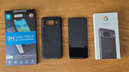 Google Pixel 8 mit Schutzglas und Hülle