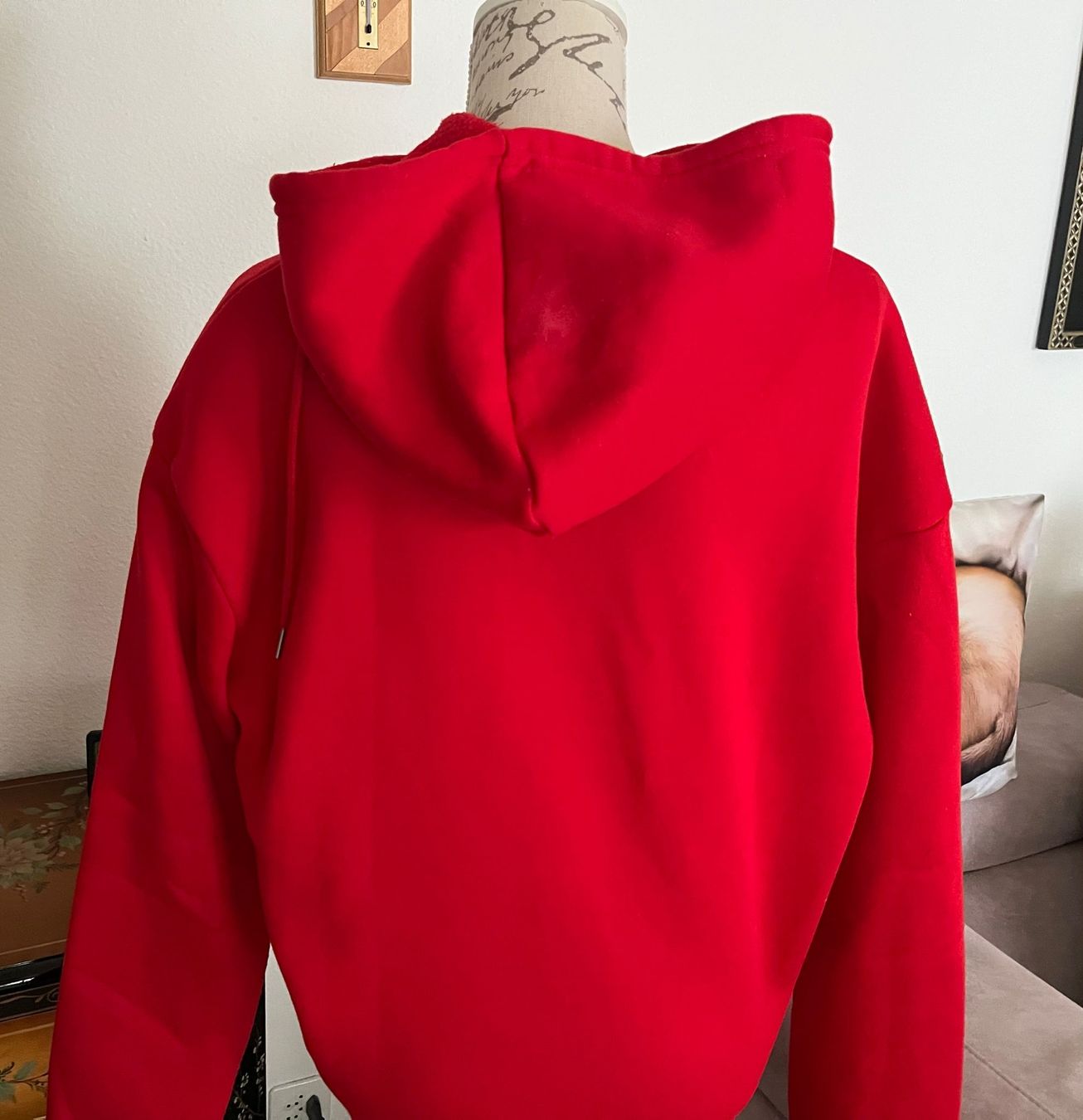 Giacche: Pull rouge à capuche, taille L – Usato da Bussigny venduto da coltroc 3