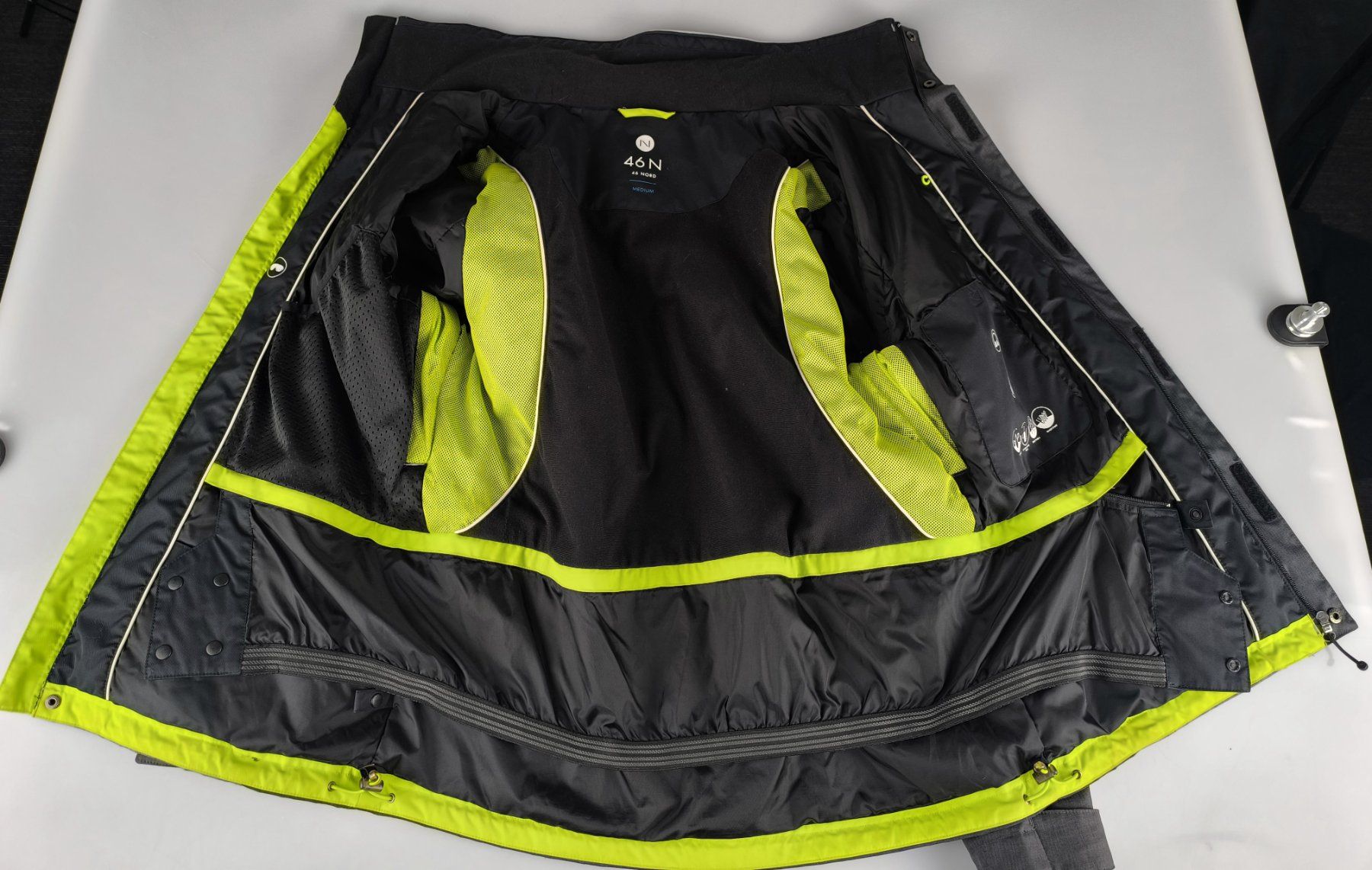 46 Nord Giacche: 46 Nord Ski- und Winterjacke – Usato da Rüti ZH venduto da Restwert_Rueti_ZH 3