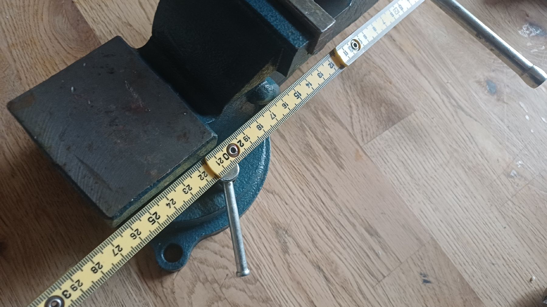 Tous les outils: Schraubstock drehbar  – D'occasion à Flawil par Naphtali 2