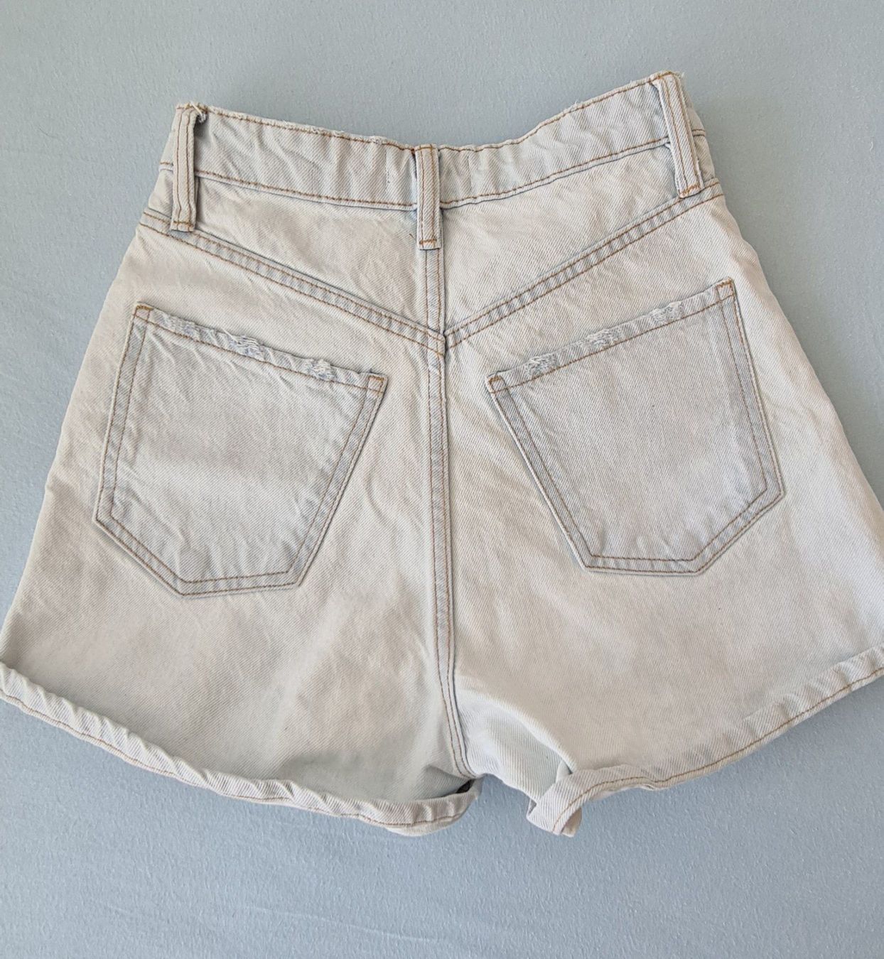 Zara Hosen: Minishort taille haute - taille 32 – Neu (gemäss Beschreibung) aus Genève von Saleena 1