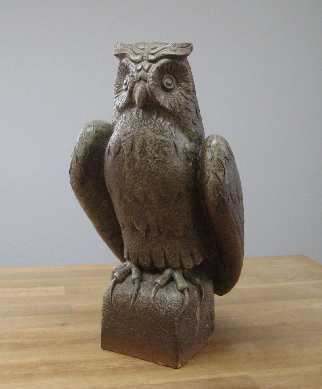 Statuette: Grosse Eule, signiert 1985 / Hans Borer Bildhauer – Usato da Langendorf venduto da Happy11 2