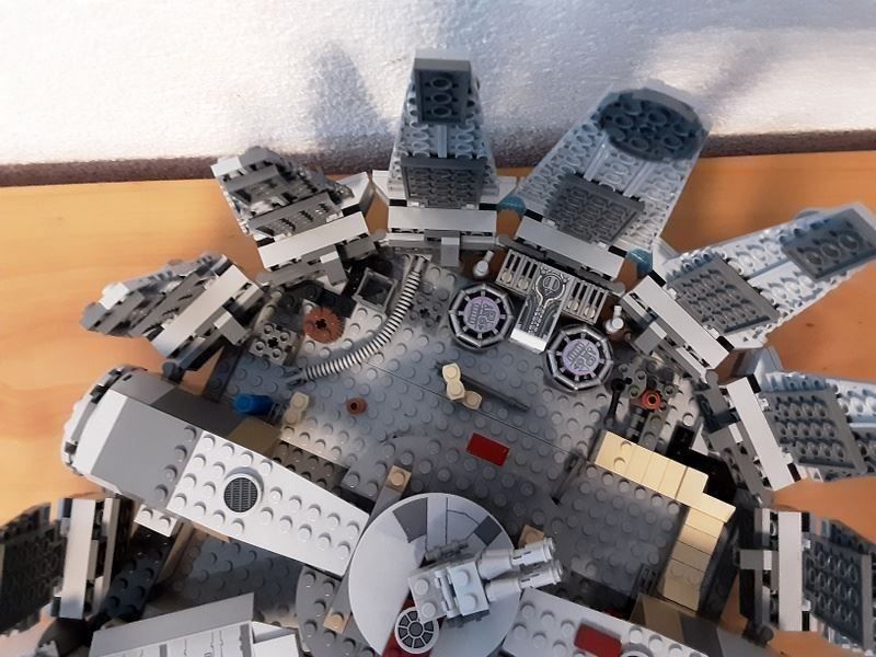 Lego Kit di costruzioni: LEGO Star Wars 75105 "Millennium Falcon" – Usato da Kreuzlingen venduto da Han-Solo-68 7