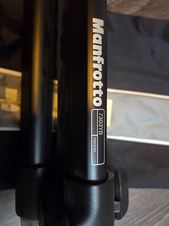 Manfrotto Stative & Stativköpfe: Trépied Manfrotto 7303yb – Gebraucht aus Châtelaine von mappleluna 1