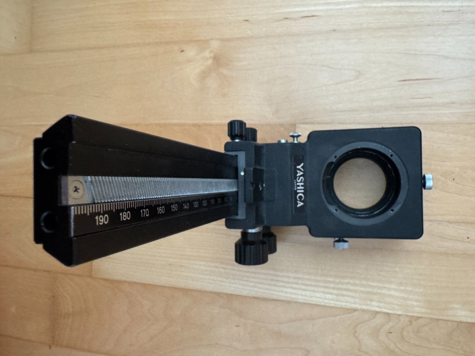 Autres accessoires: YASHICA - Makro Einstellschlitten – D'occasion à Möhlin par tiio