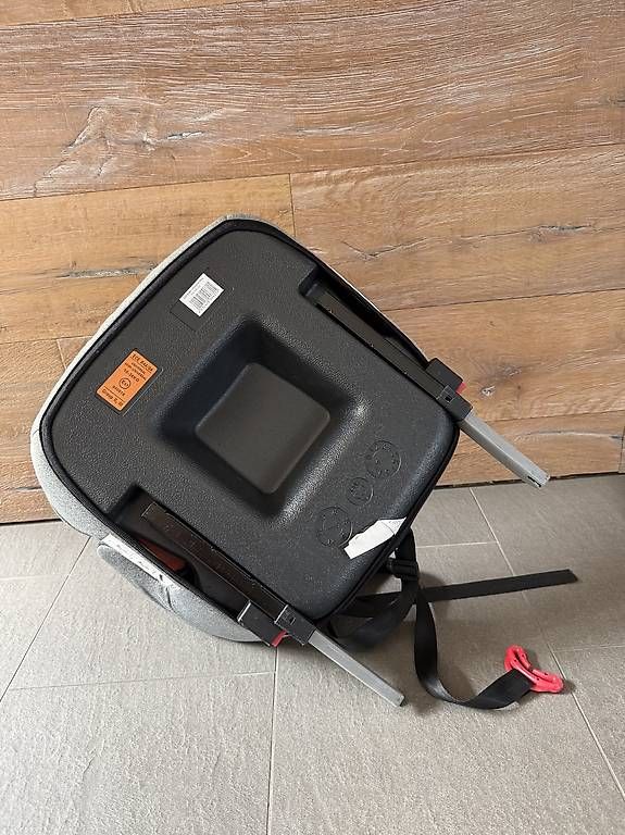 Seggiolini per auto: Siège réhausseur Isofix Osann – Usato da Vouvry venduto da aline_s 1