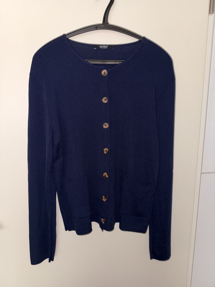 Navyboot Maglioni & Felpe: Cardigan Dunkelblau Navyboot Gr. 42 – Usato da Aarau venduto da Ostaamyyda