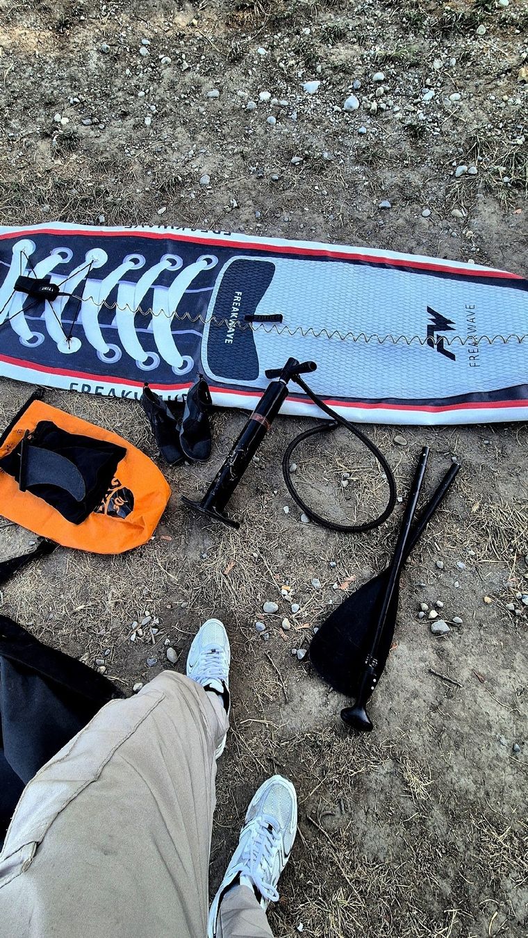 Bateaux pneumatiques & canoës: Stand Up Paddle Board FREAKWAVE Complete Set 320cm – D'occasion à Schlieren par nik_w9qz 2