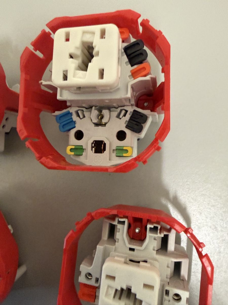 Feller Stecker: Snapfix elektroapparate kleinkombi schalter  – Neu (gemäss Beschreibung) aus Zürich von papaplatte 2