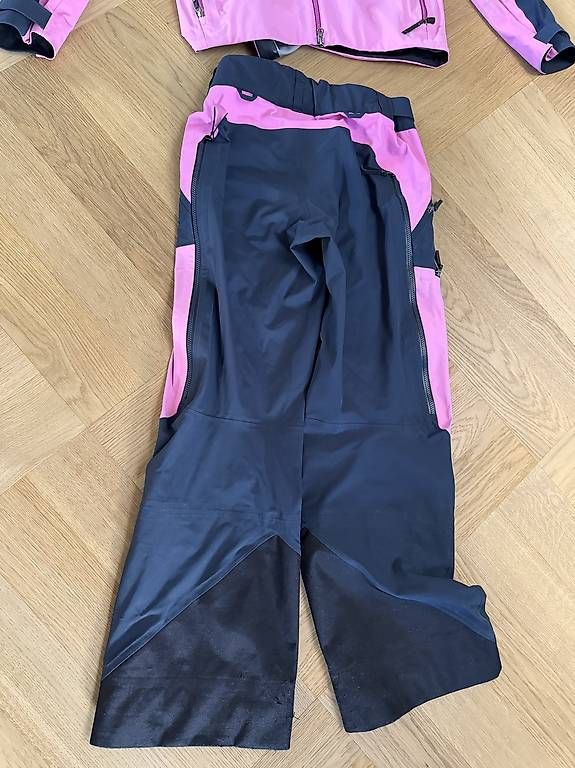 Giacche: Peak Performance Skijacke mit Hose – Usato da Uitikon Waldegg venduto da lapagy 3