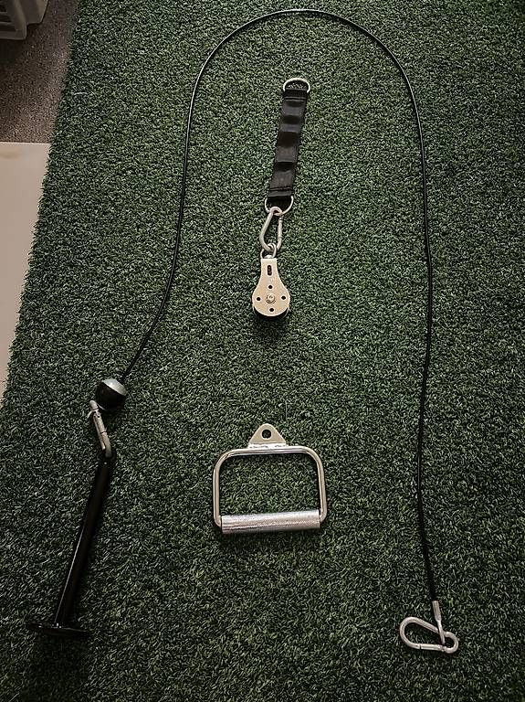 Vélos d'appartement: Pulley Set Kabelzug mit Einhandgriff – D'occasion à Arlesheim par FS_79