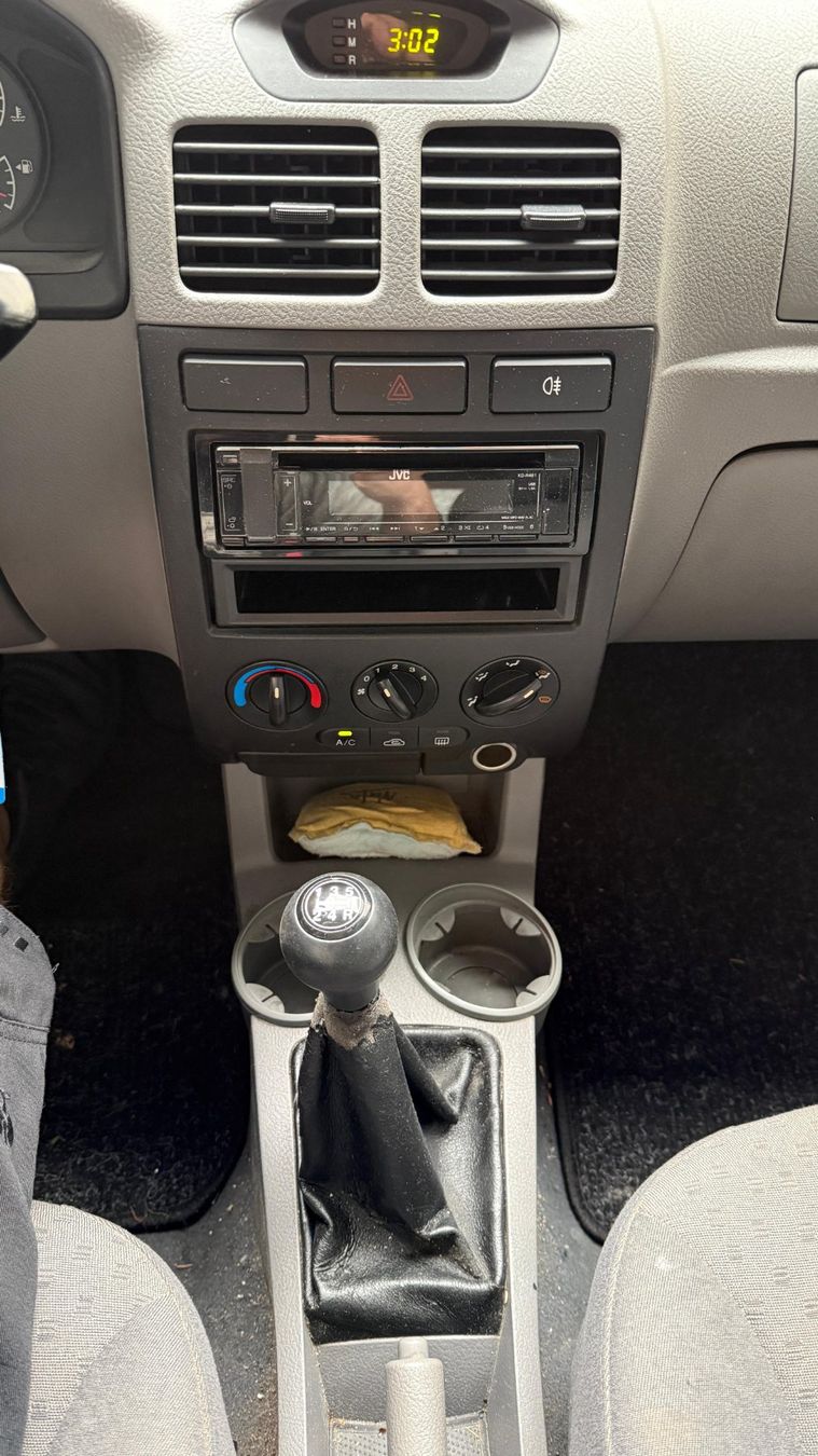 Kia Autos: Kia Rio ll 1.5 – Gebraucht aus St. Gallen von autobodan 6