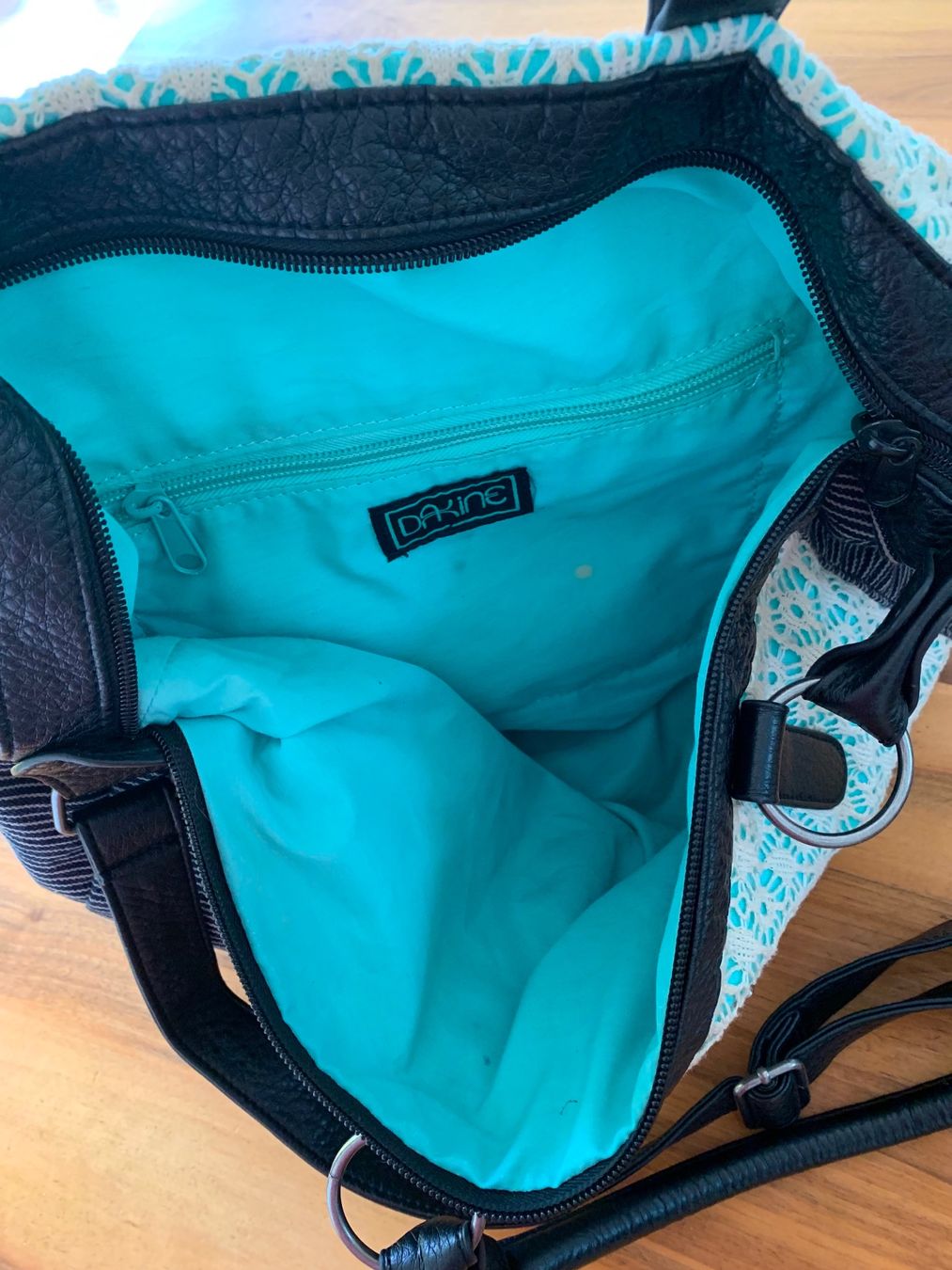 Dakine Taschen: Grosse schöne Dakine Umhängetasche – Gebraucht aus Meiringen von Jackwashere 2
