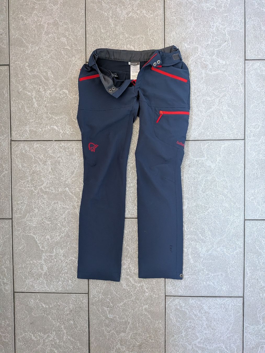 Norrøna Hosen: Norrona Kinderwanderhose Gr. 152 – Gebraucht aus Schöftland von Surface