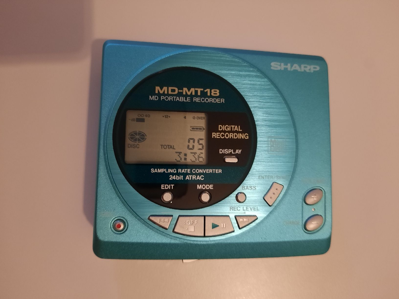 Sharp Tragbarer Mediaplayer: Sharp MD-MT18 MD Recorder tragbar – Gebraucht aus Münchenstein von 2DGames