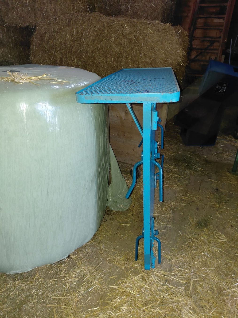 Tables: Stehtisch aus Eisen – D'occasion à Thun par debora_a 2