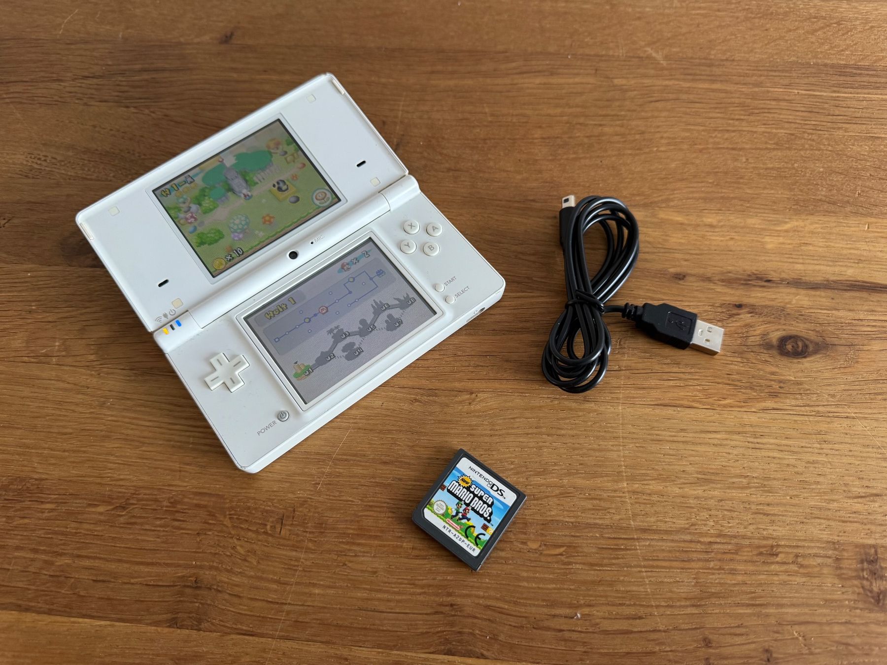 Nintendo Console: Nintendo DSi in weiss mit 1 Spiel – Usato da Frauenfeld venduto da lind11 4