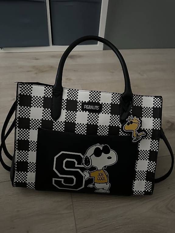 Sacs femmes: Snoopy Handtasche  – D'occasion à Aristau par Devilgirl_1327