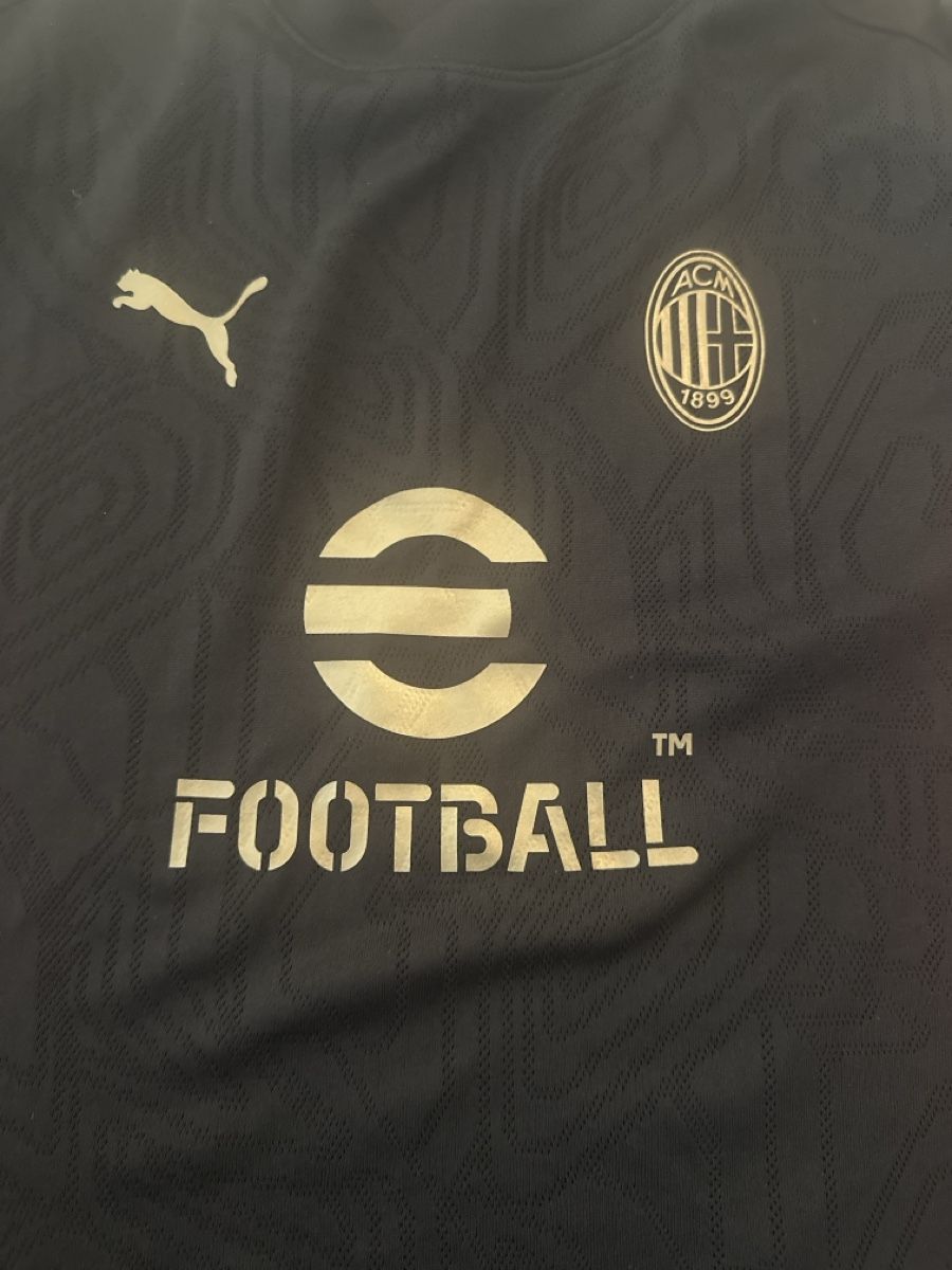 Puma Canottiere & Pantaloni: Maillot de foot AC Milan – Usato da Founex venduto da reb_fws9 2