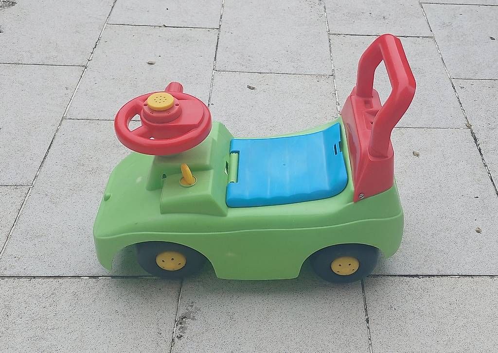 Veicoli per bambini: Voiturette enfant 2 à 4 ans – Usato da Morges venduto da pha_9xnc 3