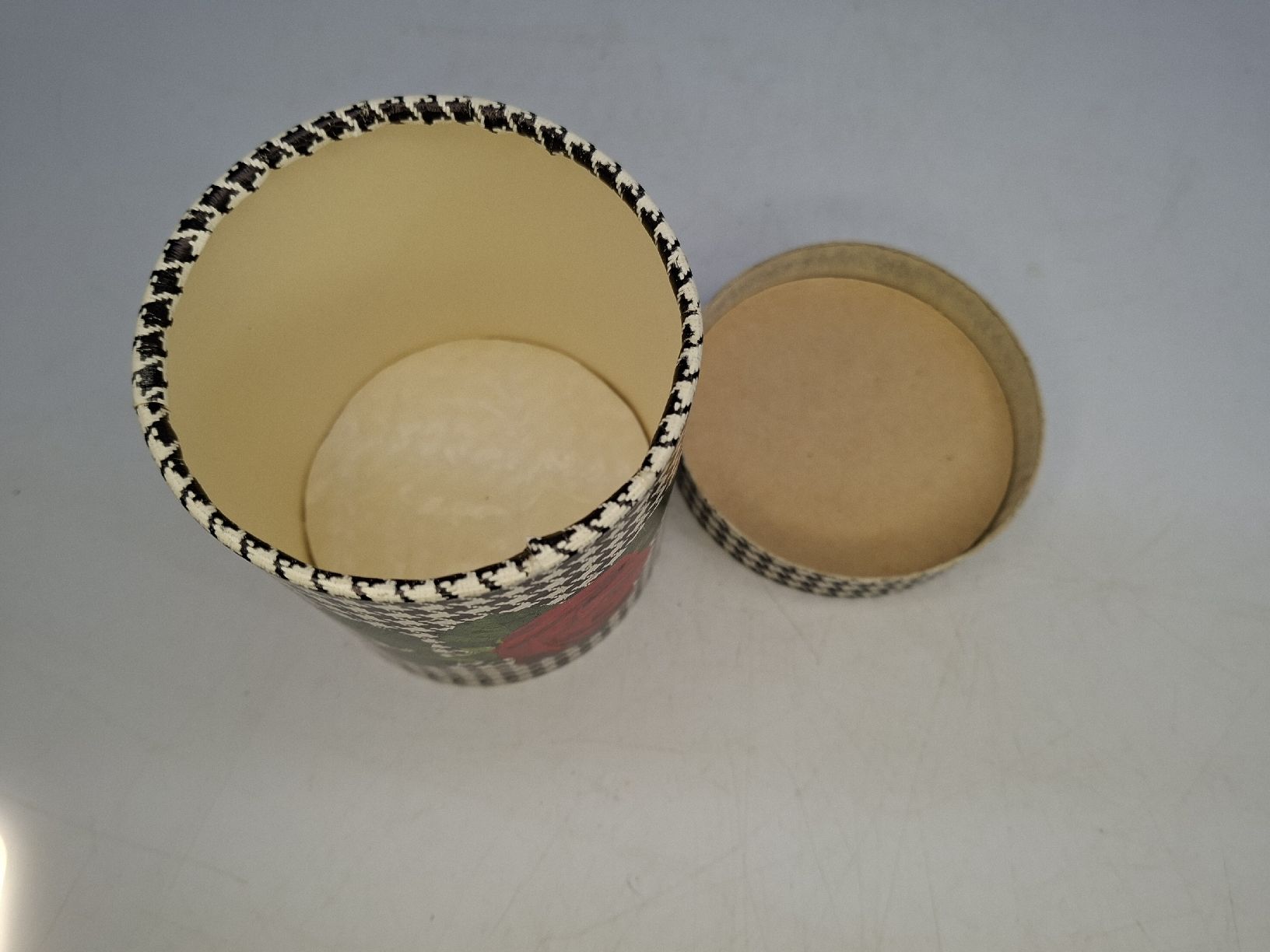 Suchard Dosen: vintage Suchard de Luxe Dose karton  – Gebraucht aus Erlach von silvia3235 5