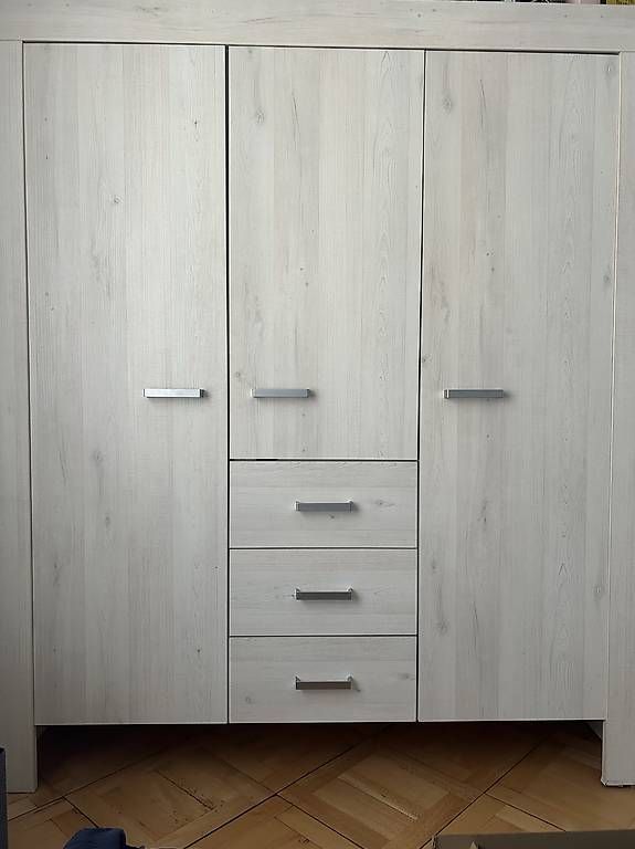 Armadi: Kinderkleiderschrank  – Usato da Zürich venduto da n_rehak