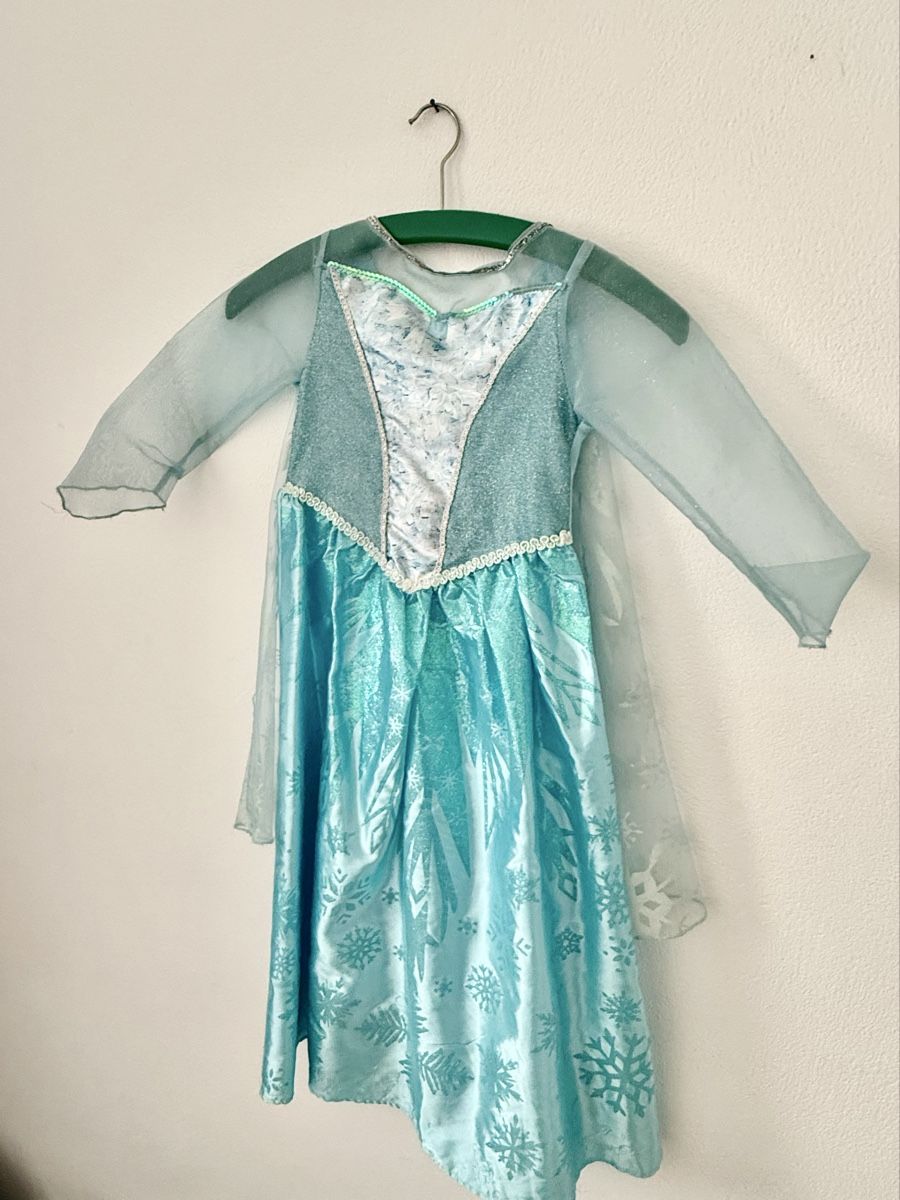 Costumi:  Elsa Kostüm disney – Usato da Chur venduto da Tsambiko