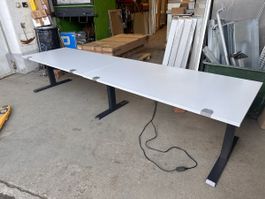neuer grosser elektrisch höhenverstellbarer Bürotisch 80x320