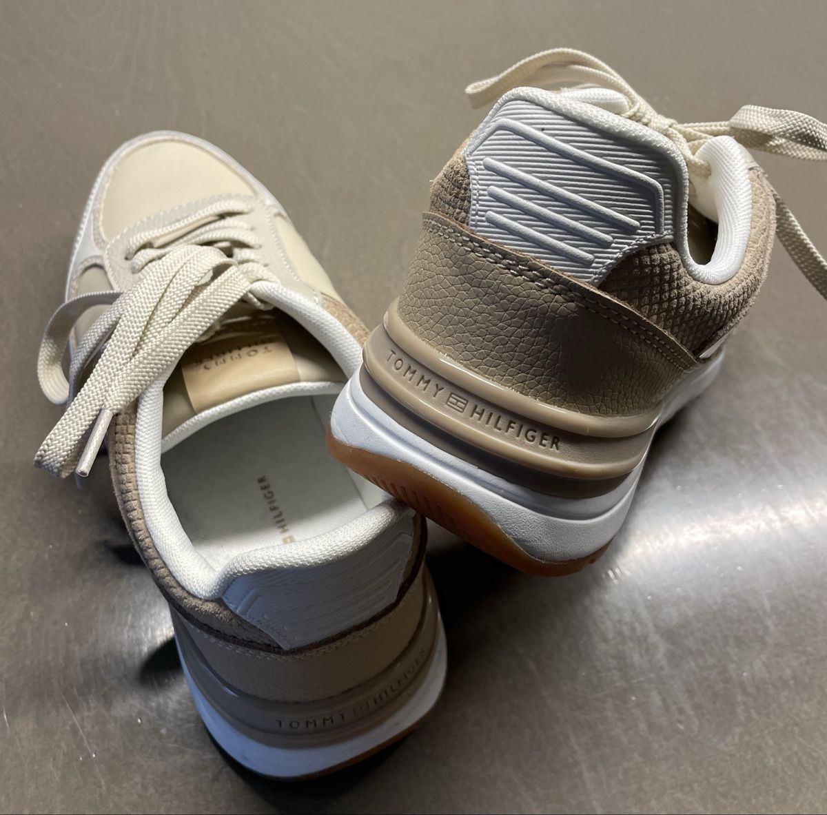 Tommy Hilfiger Scarpe da donna: Tommy Hilfiger Schuhe Gr 39 – Nuovo (secondo la descrizione) da Weinfelden venduto da cathrine776 2